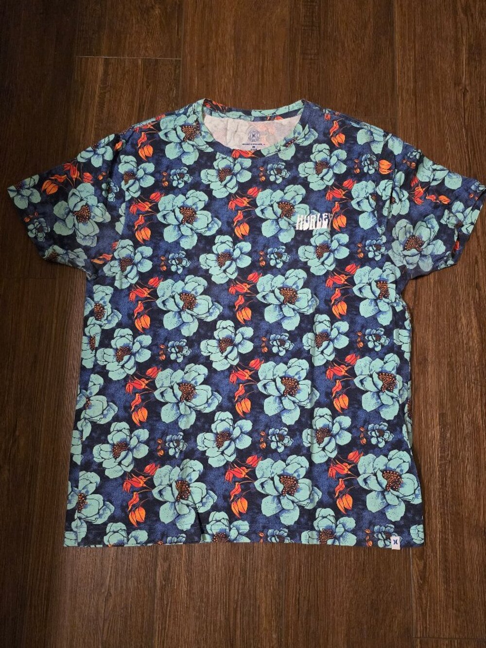 Hurley Hawaiian style beach t-shirt flowers surfer